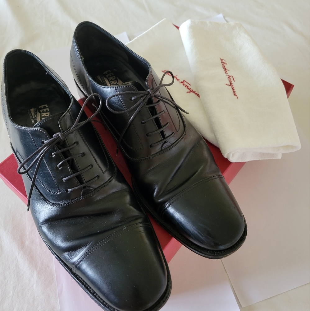 Authentic Ferragamo Men's Dress Shoes 9 1/2 Black